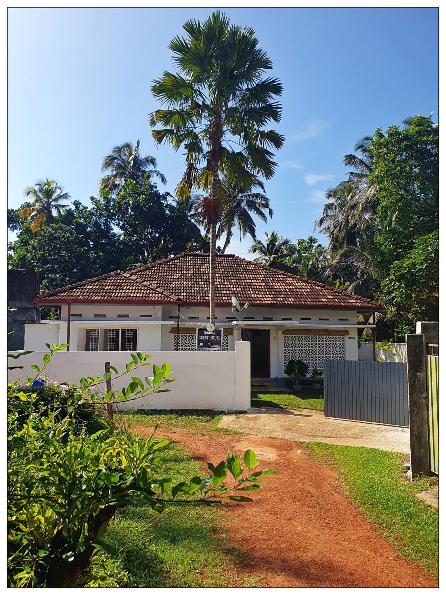 Sri Nimali Guesthouse Hikkaduwa Buitenkant foto